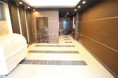 【ロビー】 | エスプレイス大阪ガルフレジデンス | 落ち着いたロビーです