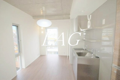 【居間・リビング】 | エレガンス・ヴィラ | 洋室のお部屋です。