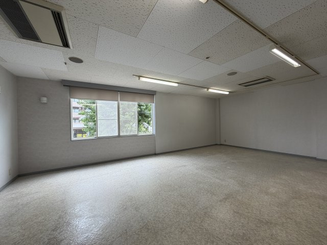 小豆餅坂口様貸店舗の内装