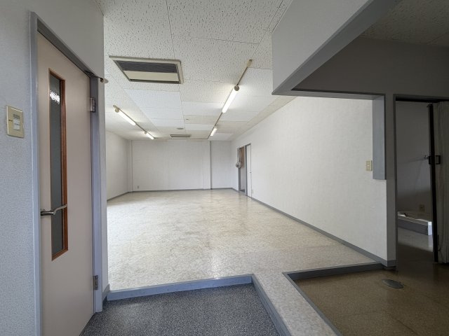小豆餅坂口様貸店舗の内装