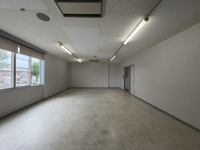 小豆餅坂口様貸店舗の内装