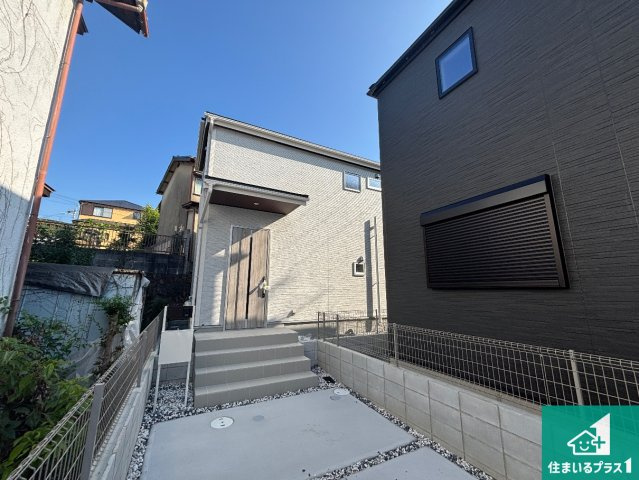 ■枚方市東香里元町　第4期　新築一戸建ての外観|お客様に長く安心して住んでいだだける事にこだわった家づくり！住んでからのアフターサービスにもしっかりと取り組んでいます！