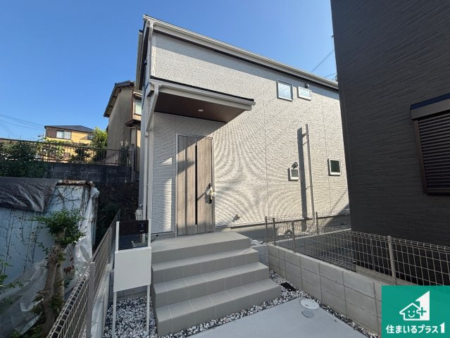 ■枚方市東香里元町　第4期　新築一戸建ての外観|安心の10年保証！外観を美しく保ち、雨水で汚れを落とします！気になることがありましたら、お気軽にお問い合わせください！