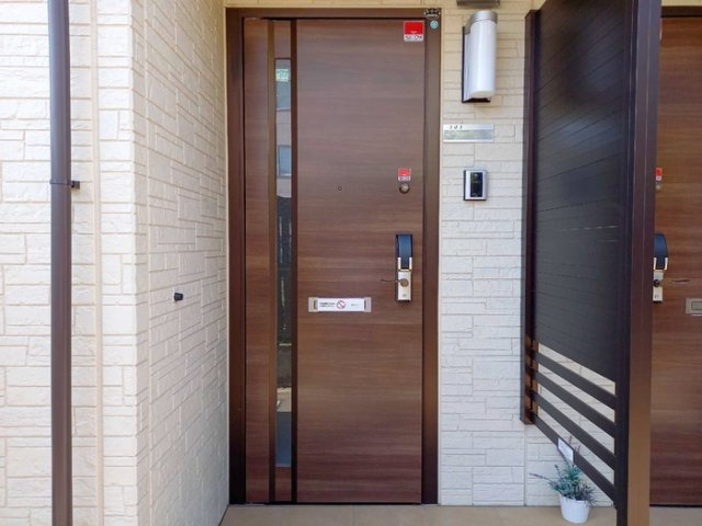 オーベル志家町の玄関