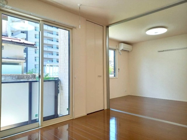 オーベル志家町の居間・リビング
