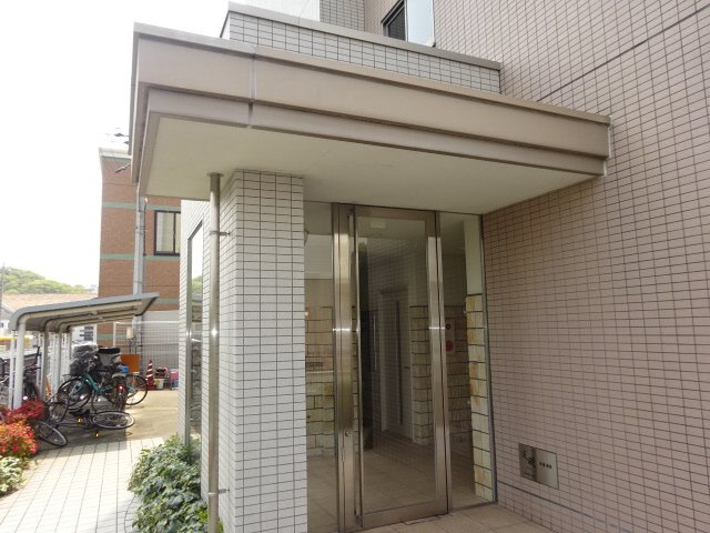 リバーサイド安藤Ⅱのエントランス
