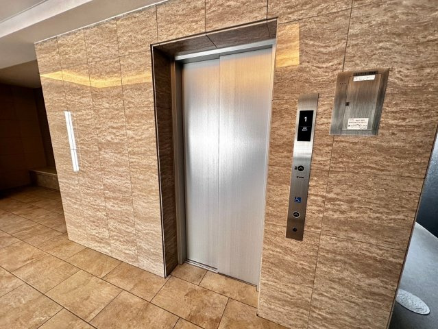 レジデンスh忍町のエントランス