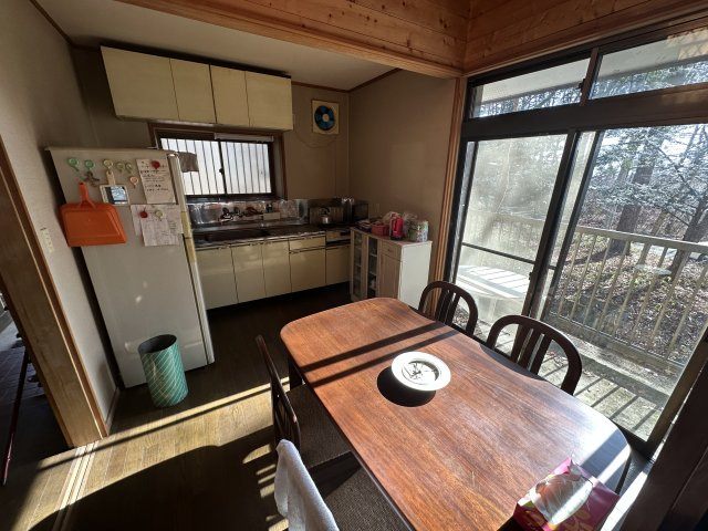 【北杜市大泉町西井出】林の中にあるコンパクトな平家のキッチン