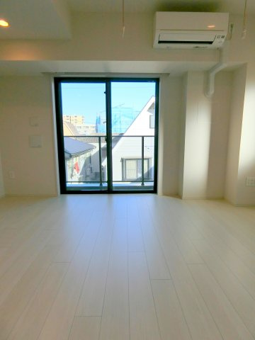 ラティエラ大森の居間・リビング