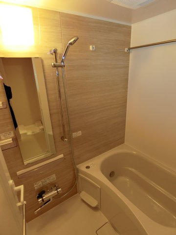 ラティエラ大森の浴室|追焚と浴室乾燥機付きのバスルーム　お風呂