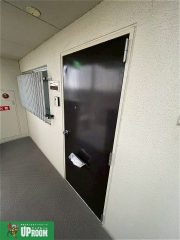 豊山分譲住宅の玄関
