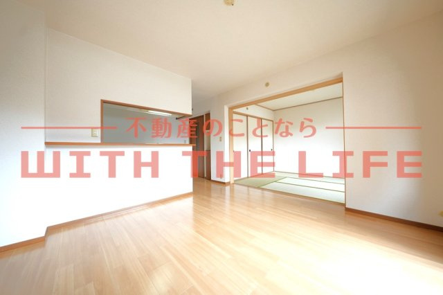 ルミエール合川【キャッシュバック対象物件】の居間・リビング|使いやすいリビングです