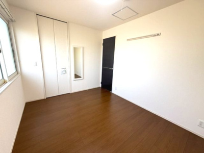 【洋室】 | クウラージュ　F棟