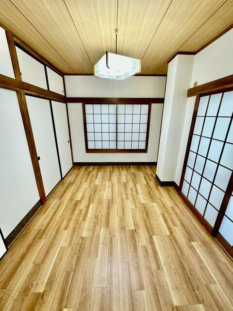 日のでアパルトマンの内装