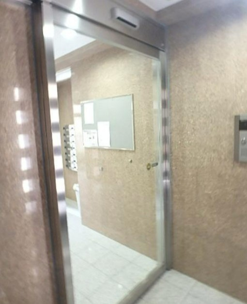 ホーメイ　ビルディングのエントランス