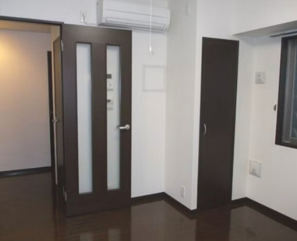 ホーメイ　ビルディングの居間・リビング