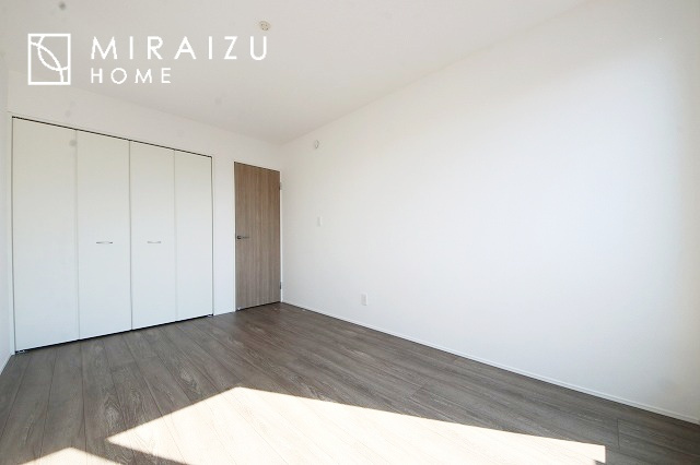 【洋室】 | 平日・休日問わず、いつでもご見学が出来ます♪☆実際に見て、触れて感じる安心のお住まい探しを体験して下さい♪☆物件情報だけでなく、地域の特色などなどエリア情報もお伝え出来たら嬉しいです♪