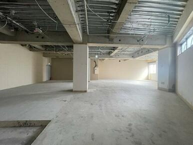 湘南パールの内装