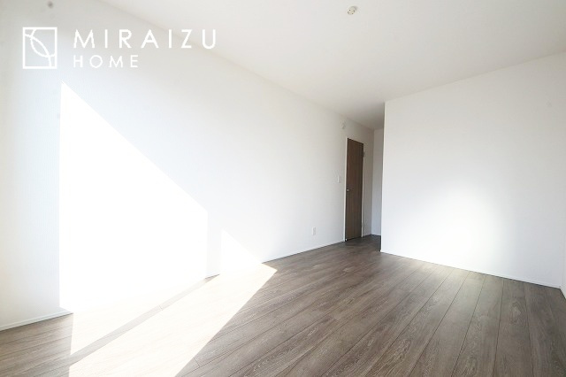 【寝室】 | 平日・休日問わず、いつでもご見学が出来ます♪☆実際に見て、触れて感じる安心のお住まい探しを体験して下さい♪☆物件情報だけでなく、地域の特色などなどエリア情報もお伝え出来たら嬉しいです♪