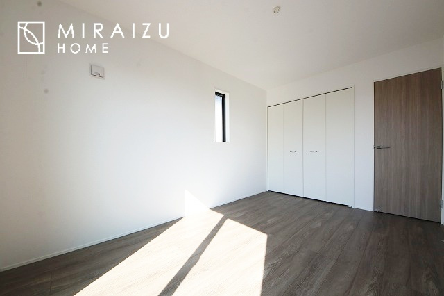 【寝室】 | 建物完成につき、実際のお部屋をごゆっくりご見学いただけます。お休みの日にご家族で見学はいかがでしょう。