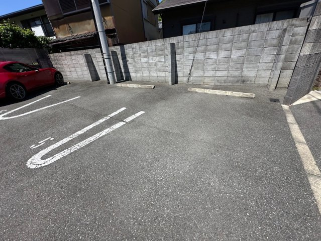キャスティーヨ山野井の駐車場
