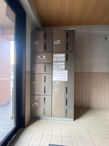 レユニオン成島のエントランス