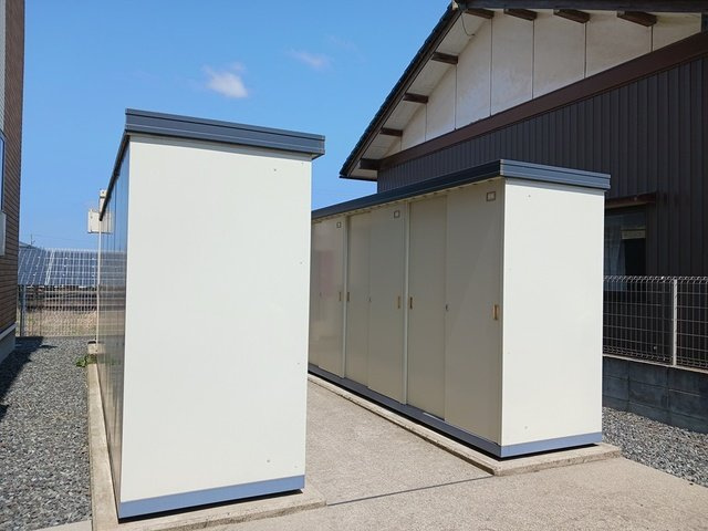 サンライズ・フィールドの設備