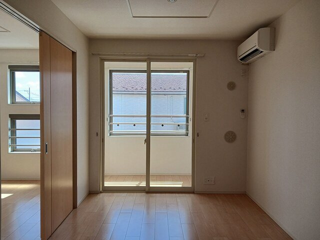 サンライズ・フィールドの居間・リビング