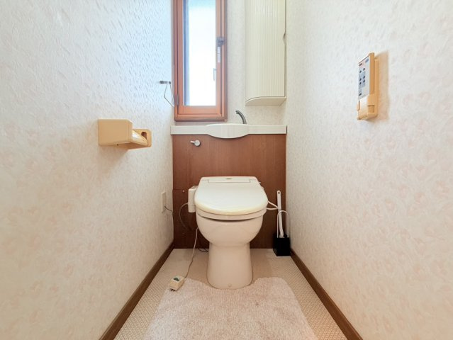 稲敷郡河内町中古住宅のトイレ