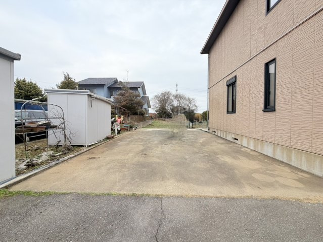 稲敷郡河内町中古住宅の駐車場