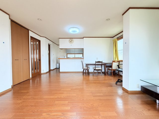 稲敷郡河内町中古住宅の居間・リビング