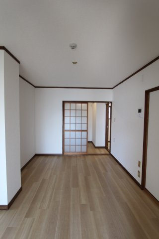 第２カーサENSHOの居間・リビング