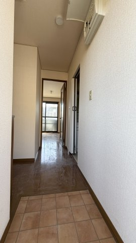 ドミールさつきのロビー