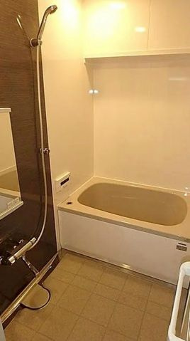 エンブルシティ焼津の浴室