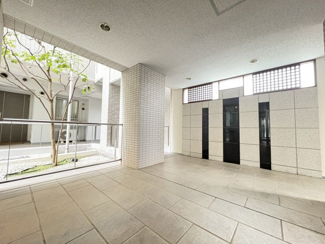 パークホームズ久米川のロビー