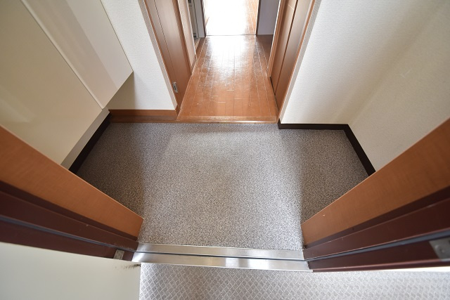 ルネス呉中央の玄関