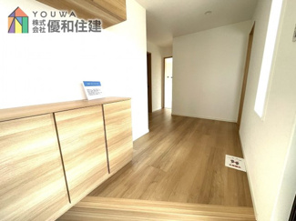 【玄関】 | 中古戸建　明石市東朝霧ヶ丘
