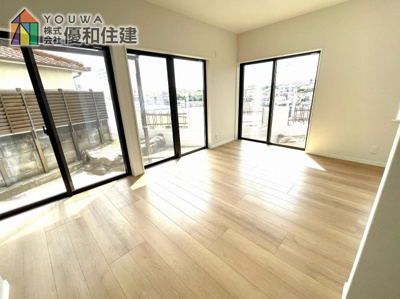 【居間・リビング】 | 中古戸建　明石市東朝霧ヶ丘