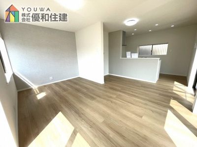 【居間・リビング】 | 中古戸建　明石市東朝霧ヶ丘