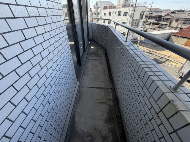 西大島ビルのバルコニー