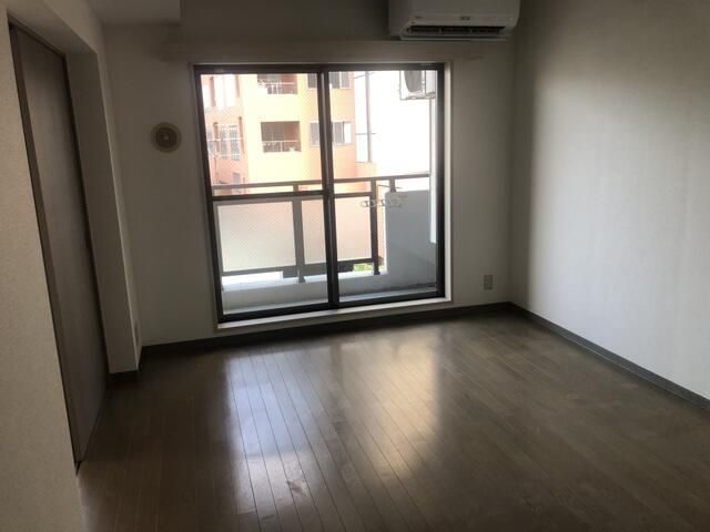 エレガンス代々木の居間・リビング