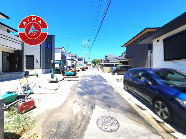 古賀市千鳥6丁目第5-5棟（3号棟）の外観|前面道路含む現地の写真です。