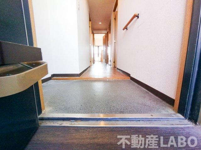 メゾンミヤビの玄関