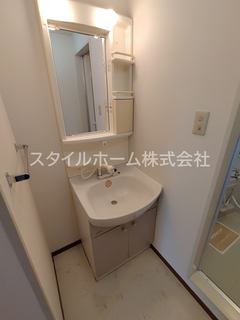 ラ・ポールＭＡＥＨＡＴＡ　Ａの洗面所|別部屋写真です。