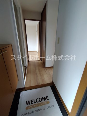 ラ・ポールＭＡＥＨＡＴＡ　Ａの玄関|別部屋写真です。