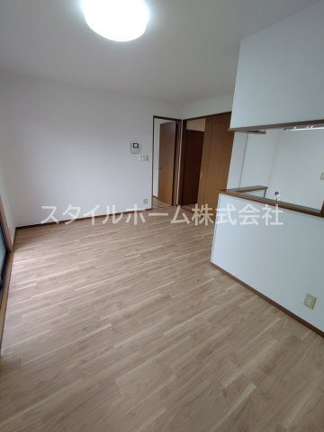 ラ・ポールＭＡＥＨＡＴＡ　Ａの居間・リビング|別部屋写真です。