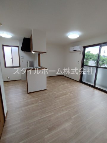 ラ・ポールＭＡＥＨＡＴＡ　Ａの居間・リビング|別部屋写真です。