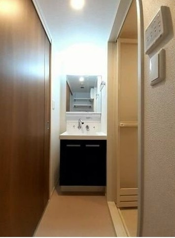 ヒカルサ滝野川の洗面所