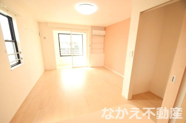 【居間・リビング】 | ゆったり過ごせる居間です