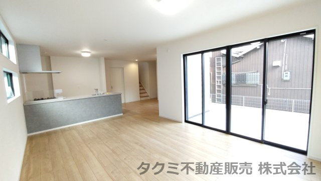 神戸市垂水区星陵台　新築一戸建の居間・リビング